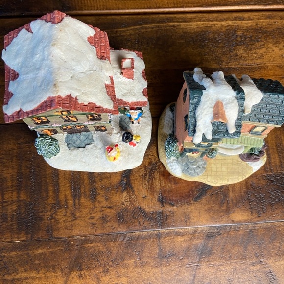 Albert E Price Christmas Village Resin Houses Vintage 1992 3” Tall, lot of 2, - Picture 4 of 9